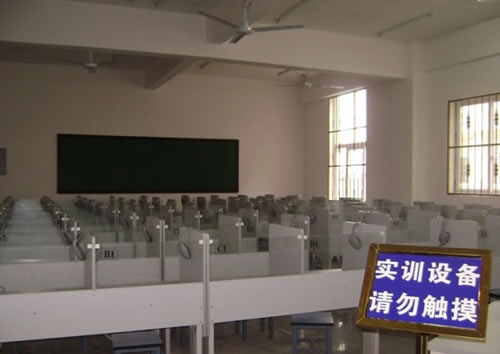 成都幼師學校語音室設備